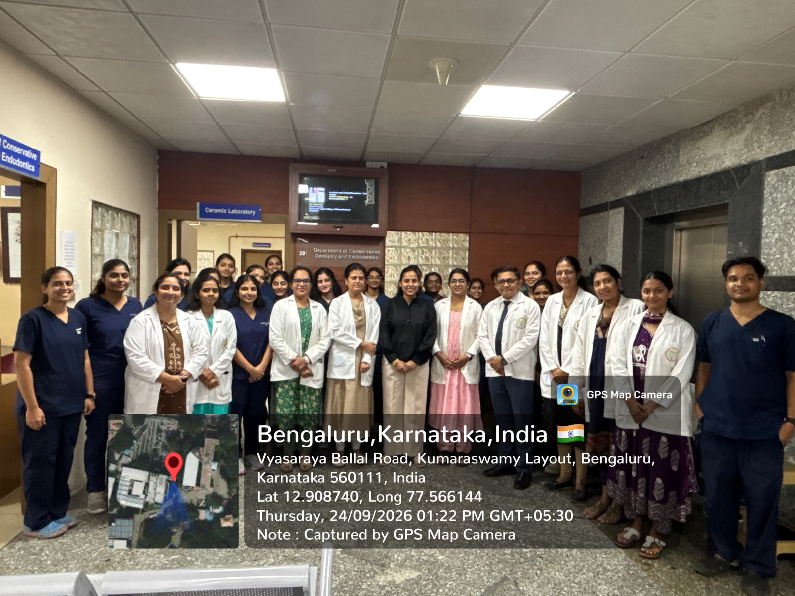 Group photo of faculty, staff, and students at the Department of Conservative Dentistry and Endodontics
